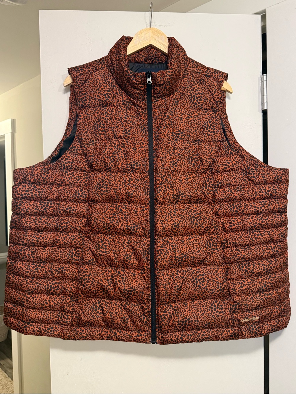 Lands’ End 3X 24W-26W Leopard Print Puffer Vest Orange Black